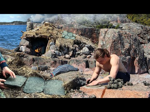3 Day Beach Bushcraft: SURVIVAL SHELTER - Clay Roof Tiles &amp; Improving the Shelter