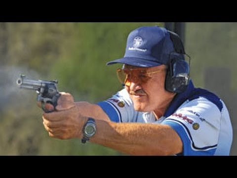 Fastest shooter EVER, Jerry Miculek- World record 8 shots in 1 second &amp; 12 shot reload! HD