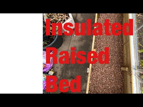 We made an insulated Raised Bed UK First Time Grow Veggies Over Winter