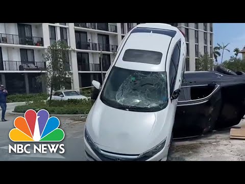 Tornado with 130 mph winds flips cars and damages homes in Florida