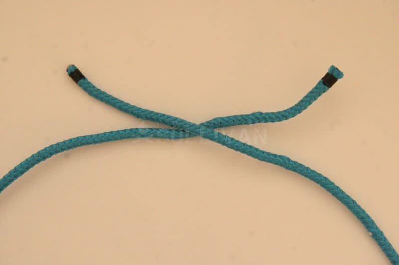 reef knot step 1