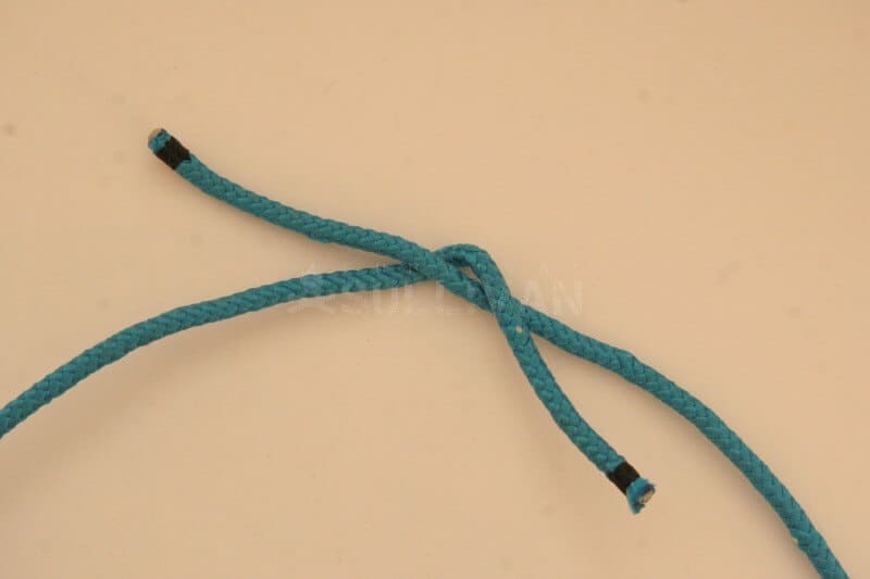 reef knot step 2