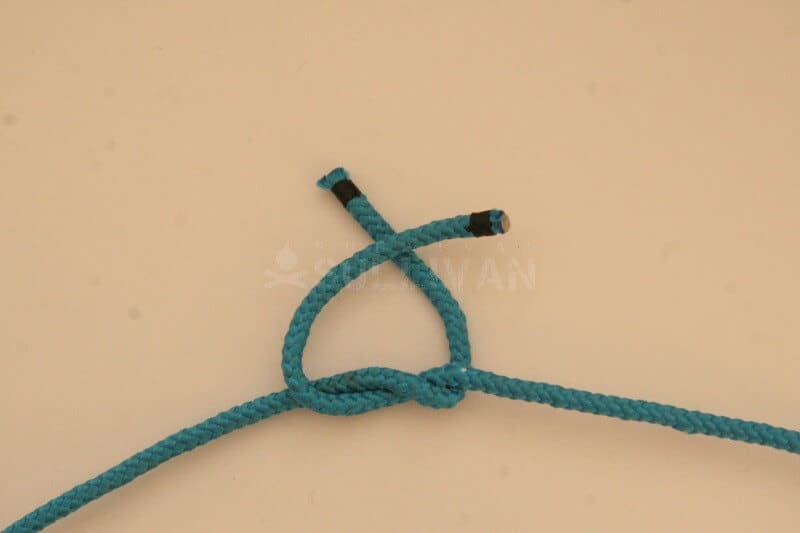 reef knot step 4
