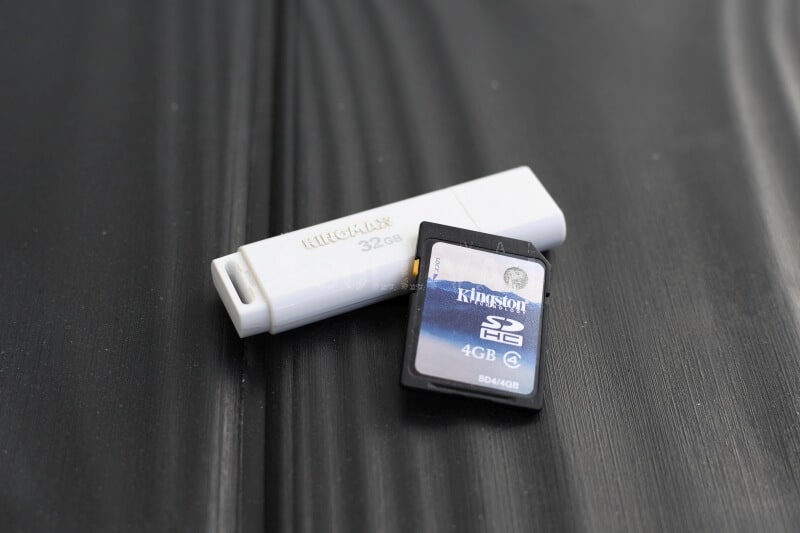 USB stick and SD card