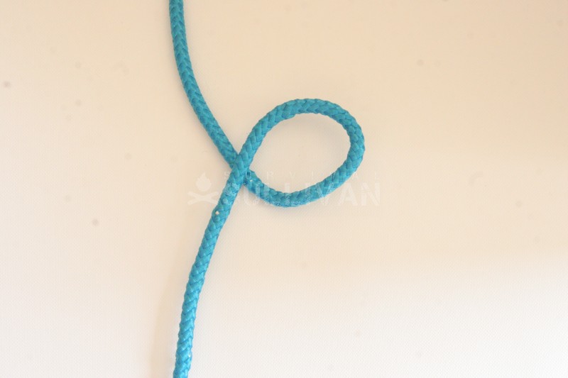 Lightning Bowline knot step 1