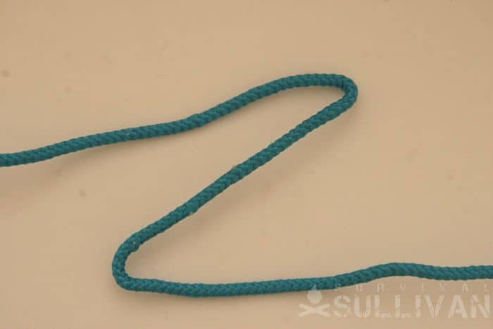 twisting constrictor knot step 1