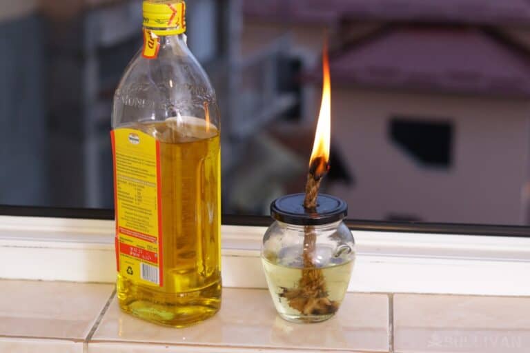 cooking oil used as fuel for DIY candle