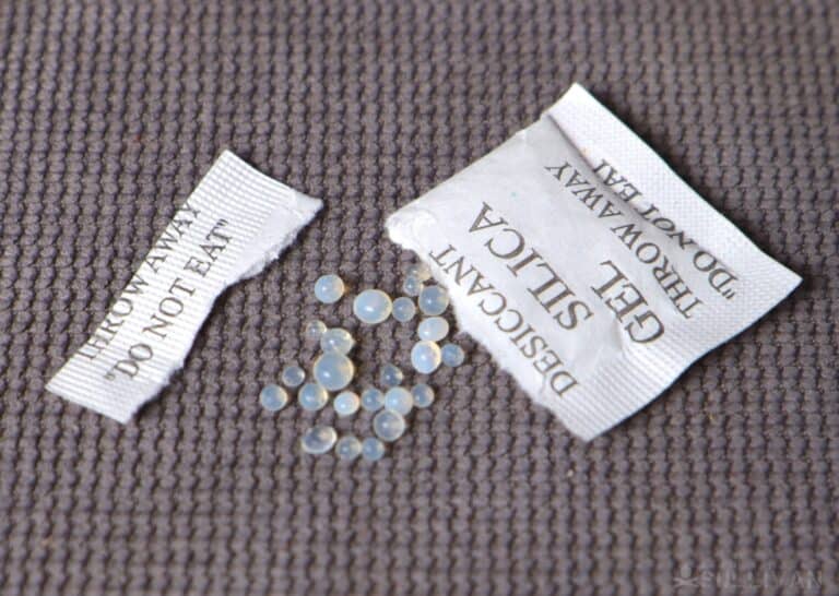 open pack of silica gel
