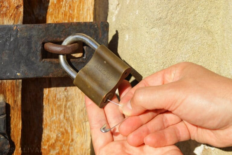 picking a lock with a safety pin