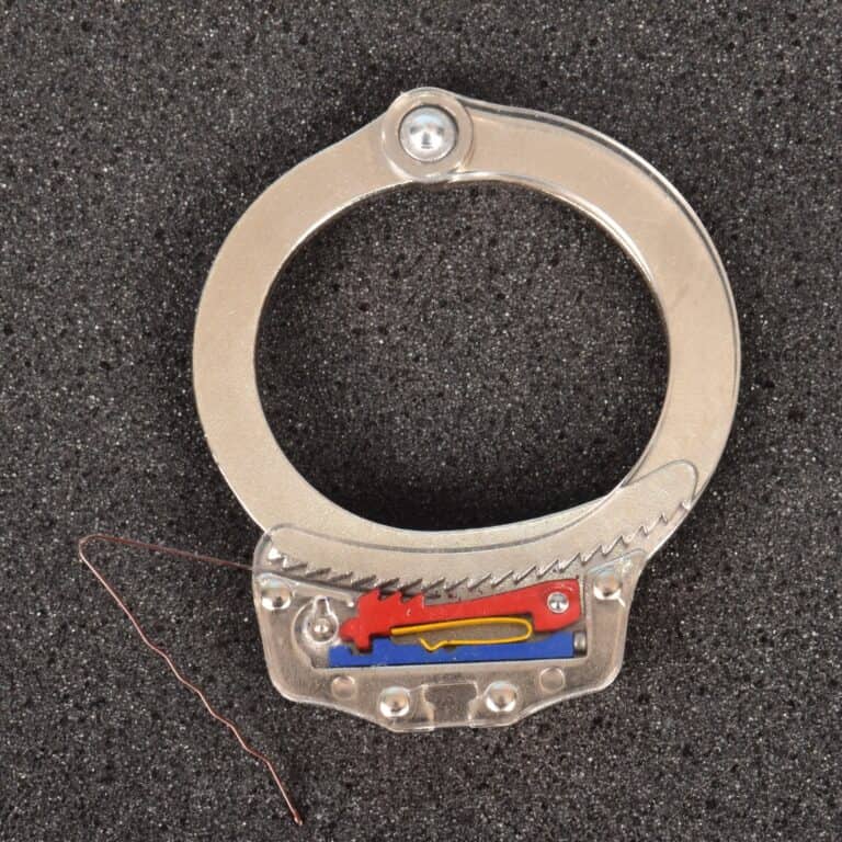 shimming handcuff with bobby pin