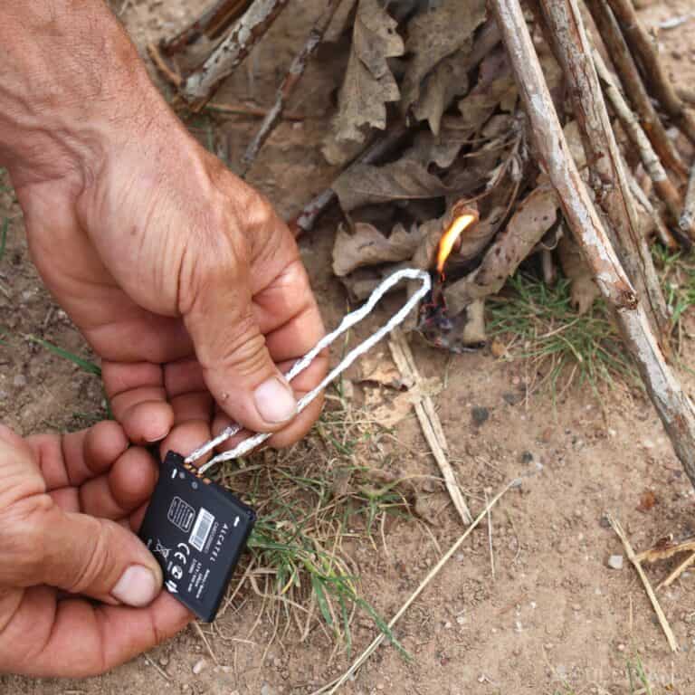 using smartphone battery and aluminum foil to start a flame