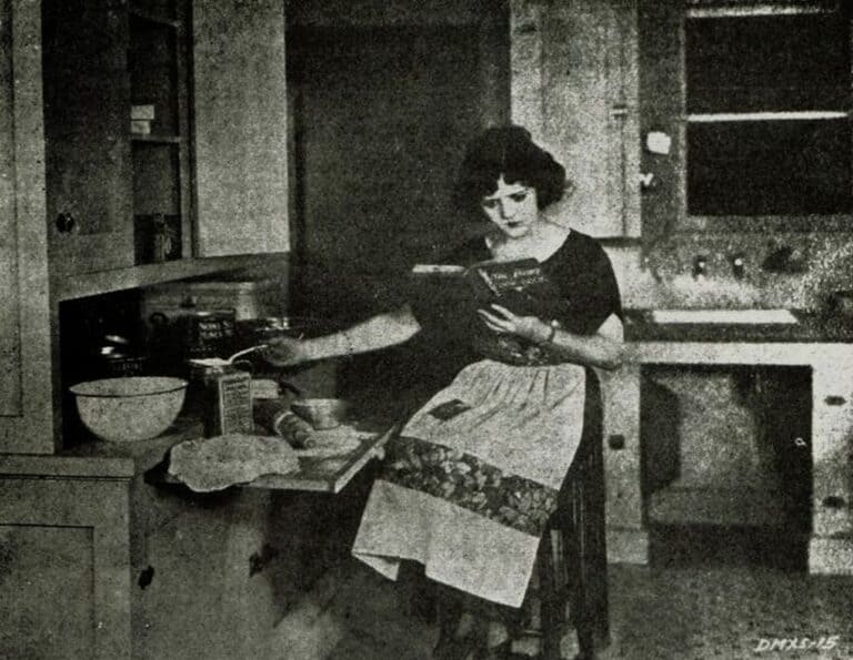 woman cooking 100 years ago