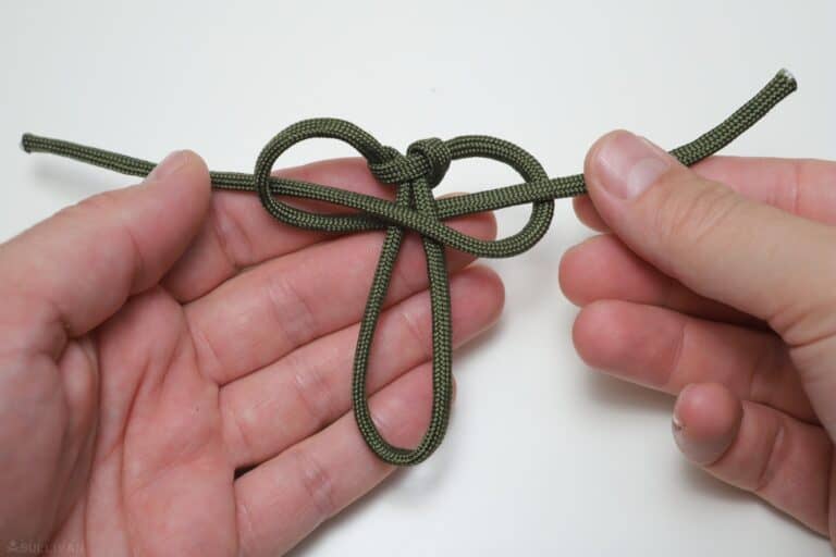 cobra knot free ends passed through loops