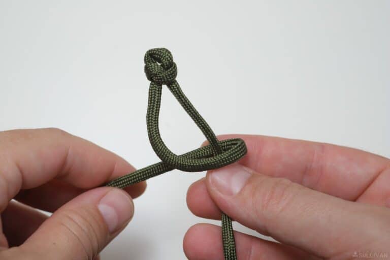 snake knot paracord bracelet loop free end back to the left