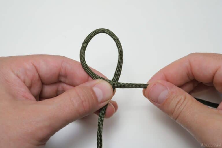 snake knot paracord bracelet make first loop