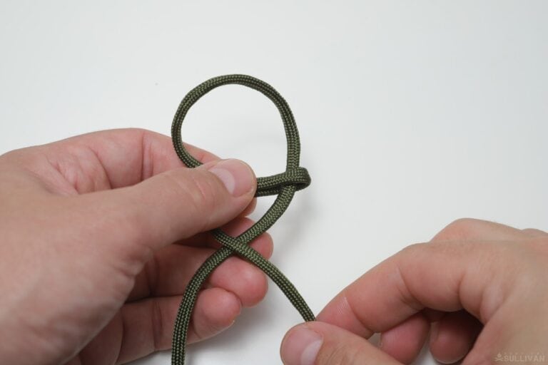 snake knot paracord bracelet passing right side under the left