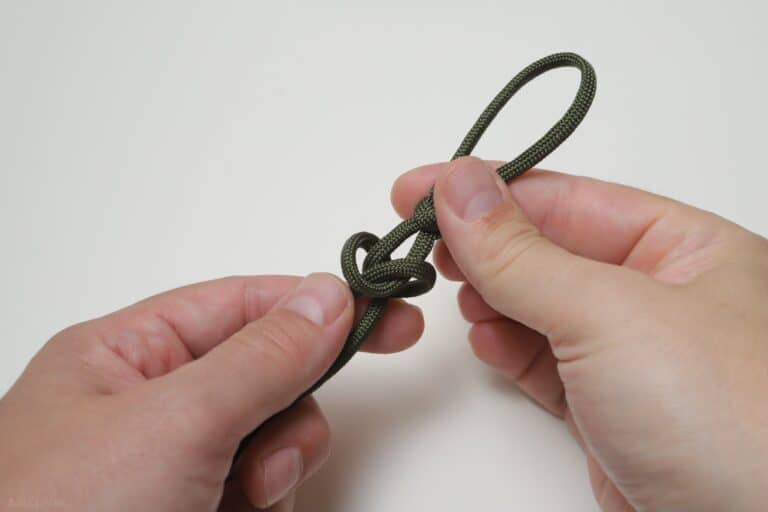 snake knot tighten second knot