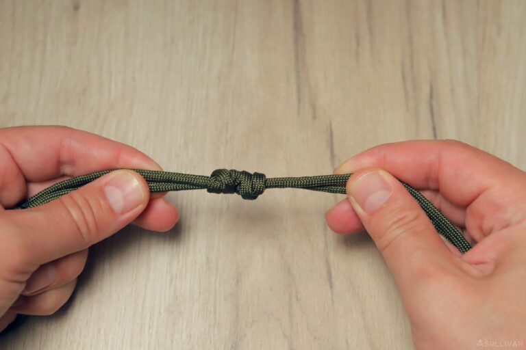 double fisherman's knot with paracord