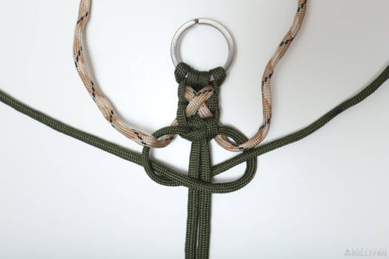 crisscross solomon paracord keychain fifth weave move lft side to the right