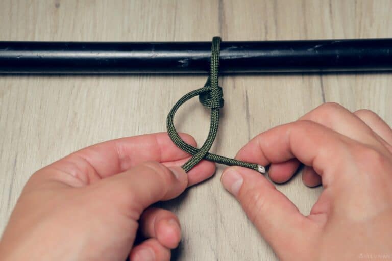 taut line hitch knot making a loop with the working end