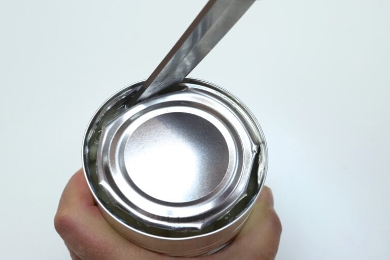 opening can with knife